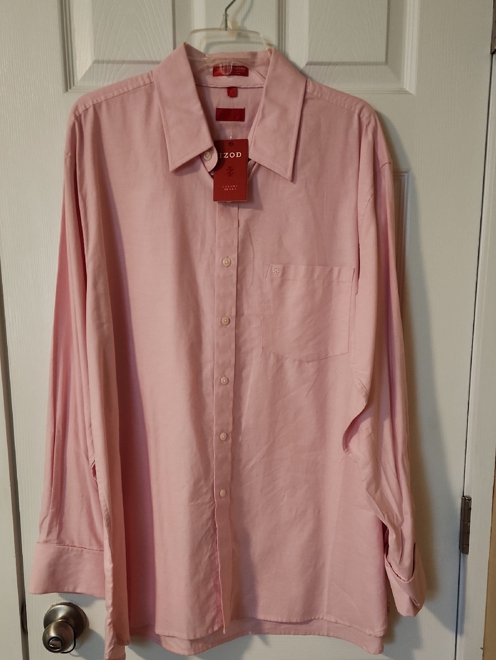 Izod Men's Light Pink Long-Sleeve Button-Down Dress Shirt